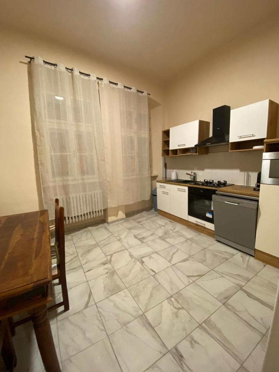 City Apartment Cheb Buitenkant foto